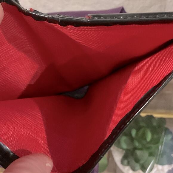 Gucci Black Wallet with Gold Accent - Picture 9 of 12